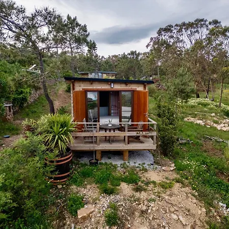 Cozy Cabin, Tuck Between Sintra Mountains & Atlantic Ocean Appartamento
