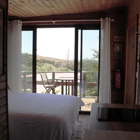 Cozy Cabin, Tuck Between Sintra Mountains & Atlantic Ocean * Colares